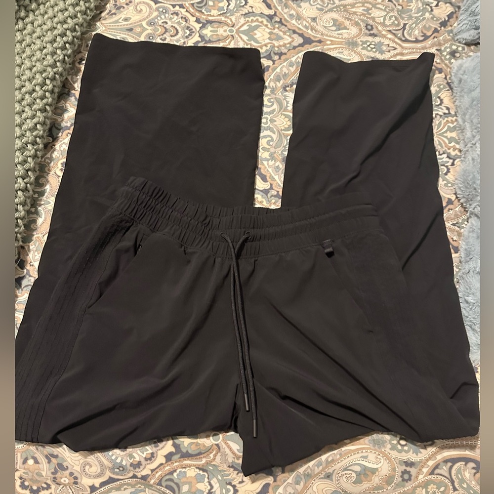 Women”s Athleta crop